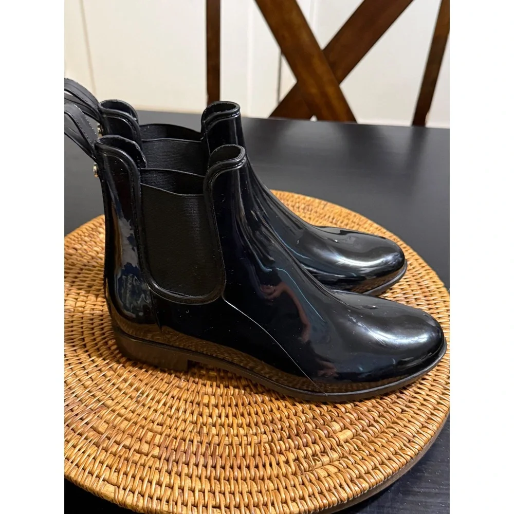 Marc Fisher Womens Black Glossy Chelsea Rain Boots Size 10 Rubber Ankle Booties